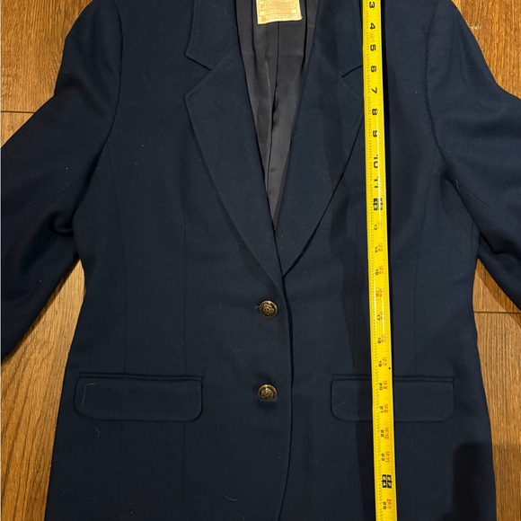 Vintage Pendleton Navy Blue Virgin Wool Blazer with Gold accent Buttons Size 10 - Picture 4 of 7